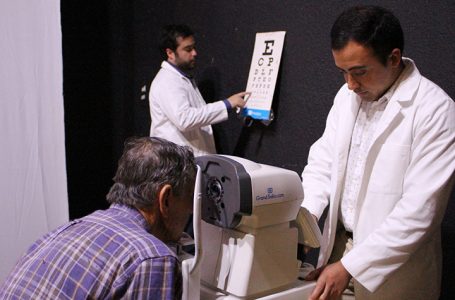 Atieden 300 consultas oftalmológicas gratuitas para adultos mayores en Longaví