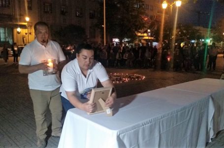 Con emotivo acto en la Plaza de Armas, grupo de padres recordó a hijos fallecidos