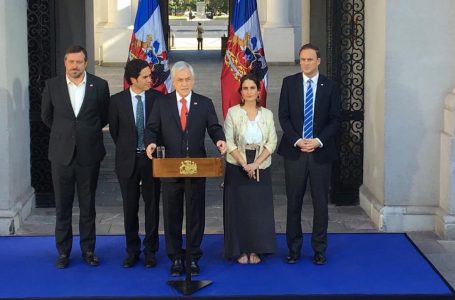 Presidente Piñera firma proyecto que establece ingreso mínimo garantizado de $350.000