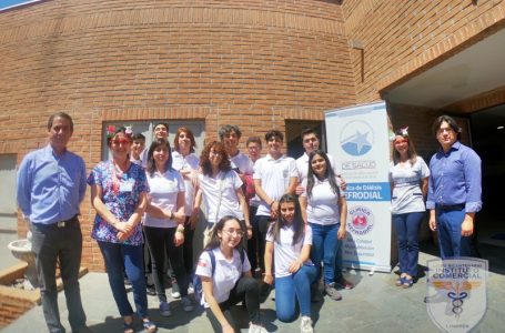 Orquesta Sinfónica Juvenil sorprendió a pacientes de clínica de diálisis en Linares