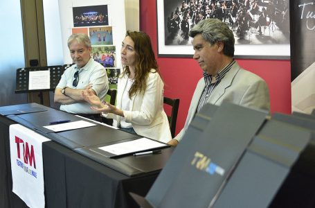 Orquesta clásica del maule recibe donación de nuevos atriles