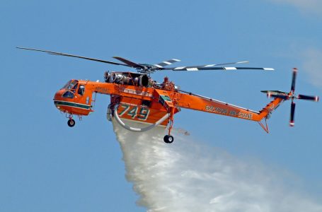 Llegan a Chile helicópteros más grandes y eficientes en el combate de incendios forestales