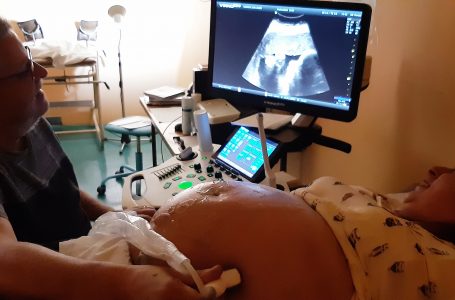 Ginecobstetras del Hospital de San Javier apuestan por modernización de prestaciones