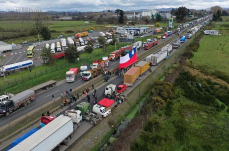 Camioneros y Gobierno logran acuerdo y se depone la paralización