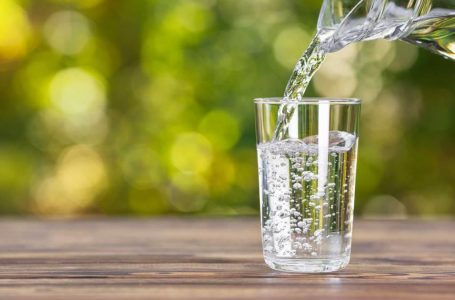 Mantenerse hidratado es clave para enfrentar altas temperaturas