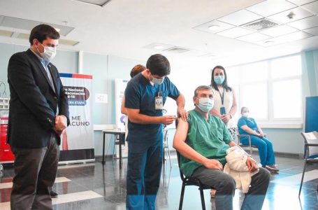 Comenzó histórico proceso de inoculación a personal de Salud en la Región del Maule