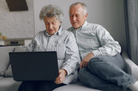 Personas mayores en cuarentena: algunas adaptaciones en casa pueden evitar accidentes