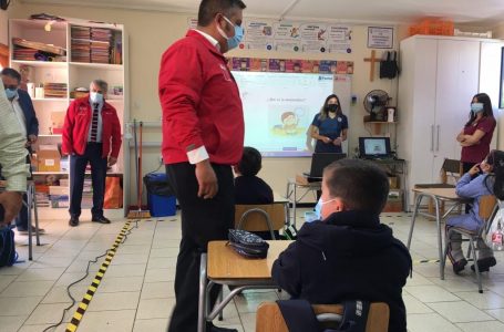 Autoridades dan inicio al año escolar con clases presenciales de alumnos cauqueninos