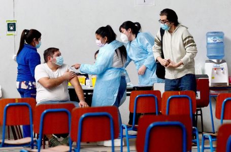 Exitoso proceso de vacunación contra Influenza y Covid-19 en Curicó