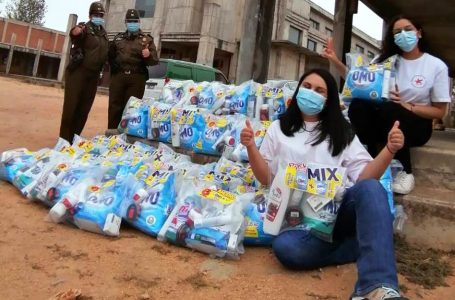 Carabineros y Desafío Levantemos Chile entrega ayuda en tiempos de pandemia en Linares