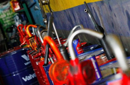 Curicanos pueden inscribirse para reciclar aceites lubricantes y baterías en desuso