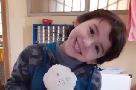 En Talca se busca gemelo genético para Vicente