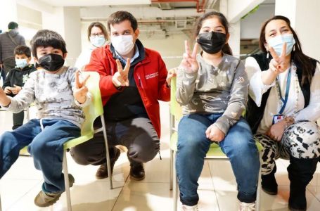 Dan inicio a vacunación a mayores de 6 años