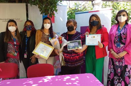 SernamEG Maule entrega Premio Escuela Mujer Emprende 2021