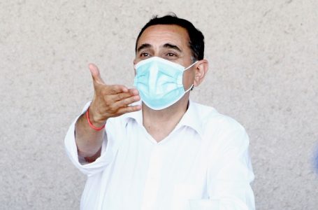 Alcalde Javier Muñoz sobre crisis sanitaria: “el gobierno está tirando la toalla”