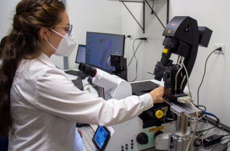 Microscopio confocal espectral más moderno de Sudamérica ya está en la UCM al servicio de la investigación