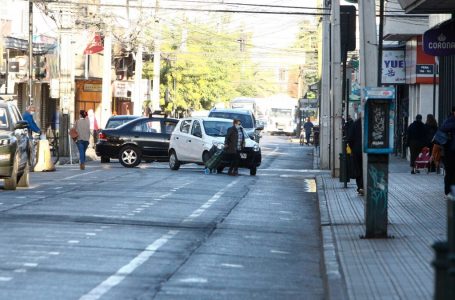 Municipalidad de Curicó restablece tránsito vehicular en calle Arturo Prat