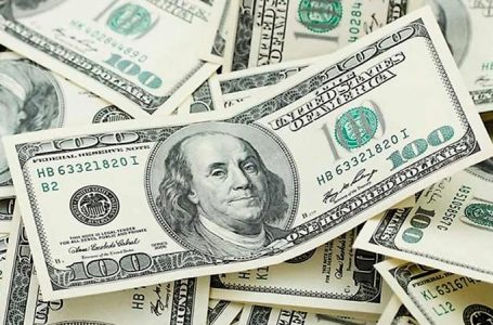 Dólar alcanza históricos $905 pesos. Diputado (Udi) Guillermo Ramírez: “El proceso constituyente está generando demasiada incertidumbre”