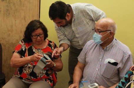 Departamento de Salud entrega 300 kits de automonitoreo a pacientes pelarquinos