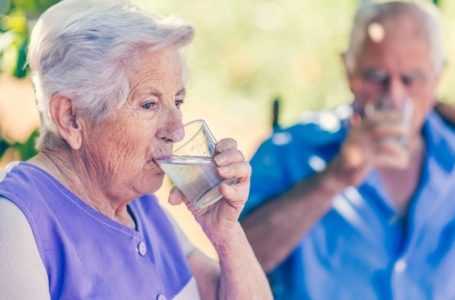 Fundación Las Rosas entrega recomendaciones para que las personas mayores enfrenten los calurosos días de verano